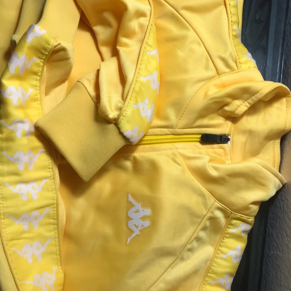 Women’s KAPPA yellow BANDA ANNISTON JACKET NWOT! Great condition! - Picture 2 of 8